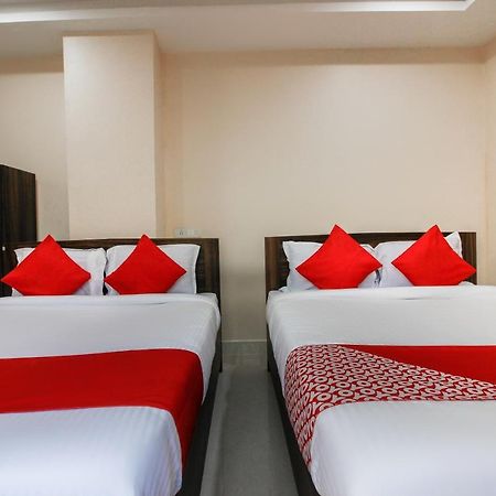 Oyo 66942 Venus Residency Hotell Lalaguda Exteriör bild