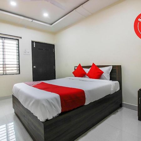 Oyo 66942 Venus Residency Hotell Lalaguda Exteriör bild