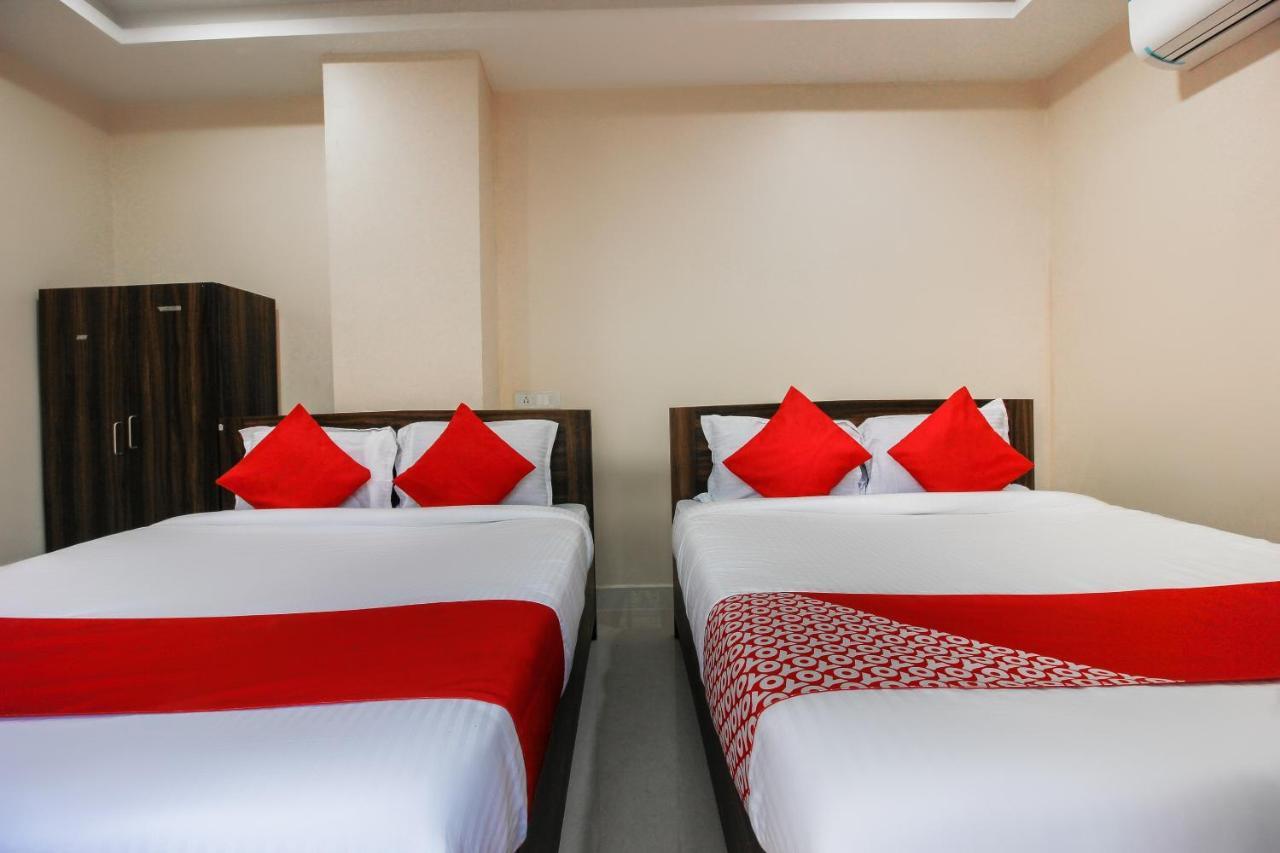 Oyo 66942 Venus Residency Hotell Lalaguda Exteriör bild