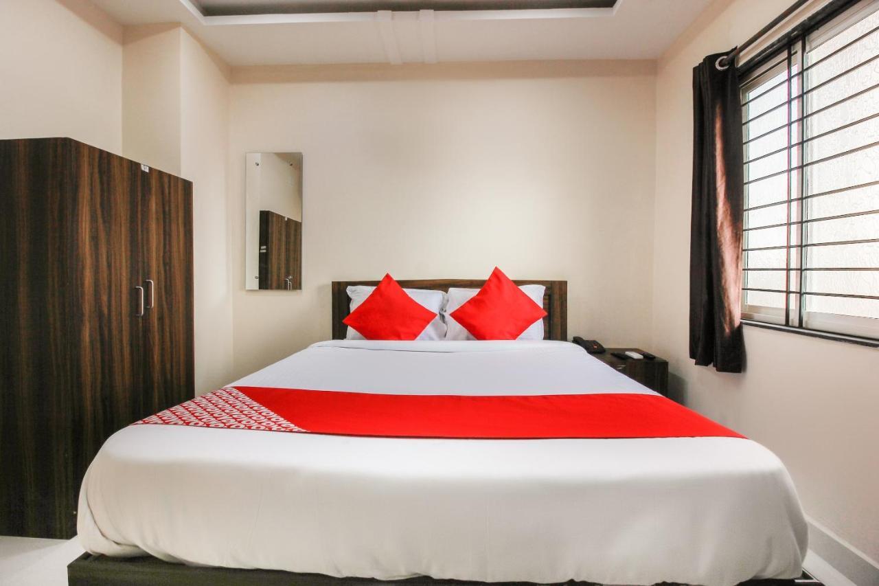 Oyo 66942 Venus Residency Hotell Lalaguda Exteriör bild