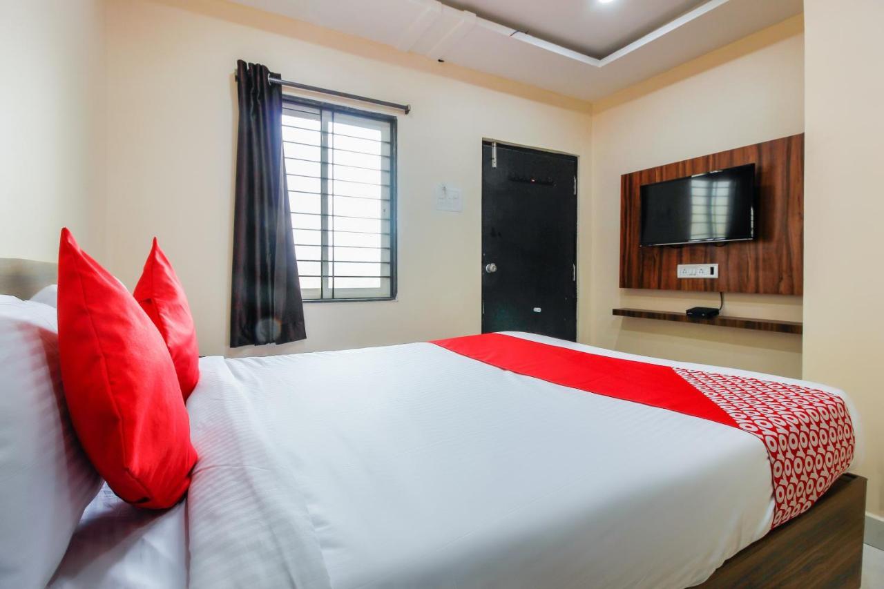 Oyo 66942 Venus Residency Hotell Lalaguda Exteriör bild