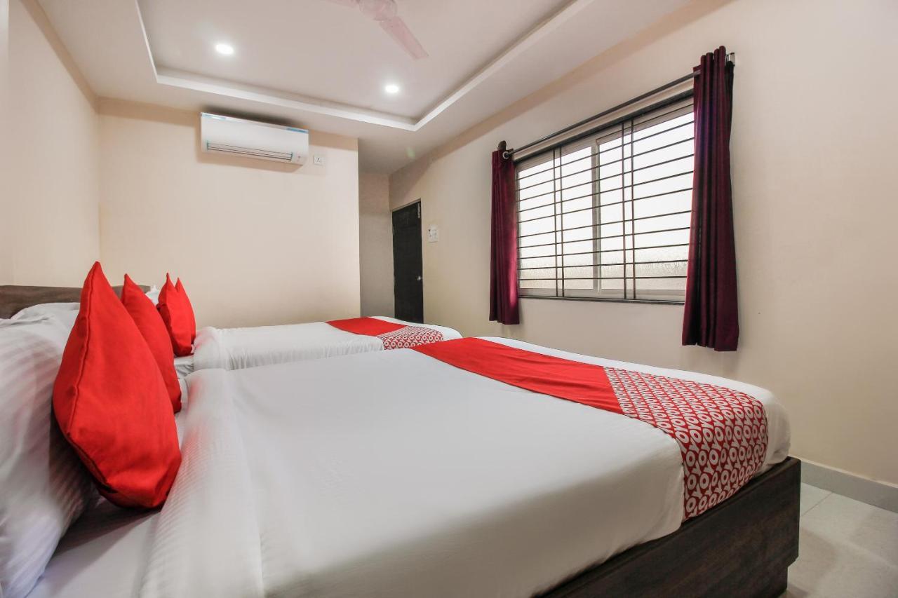 Oyo 66942 Venus Residency Hotell Lalaguda Exteriör bild