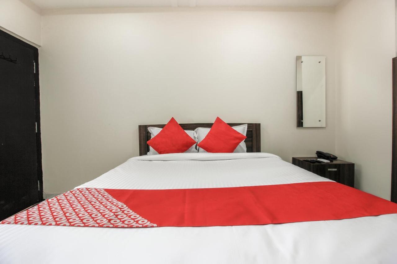 Oyo 66942 Venus Residency Hotell Lalaguda Exteriör bild
