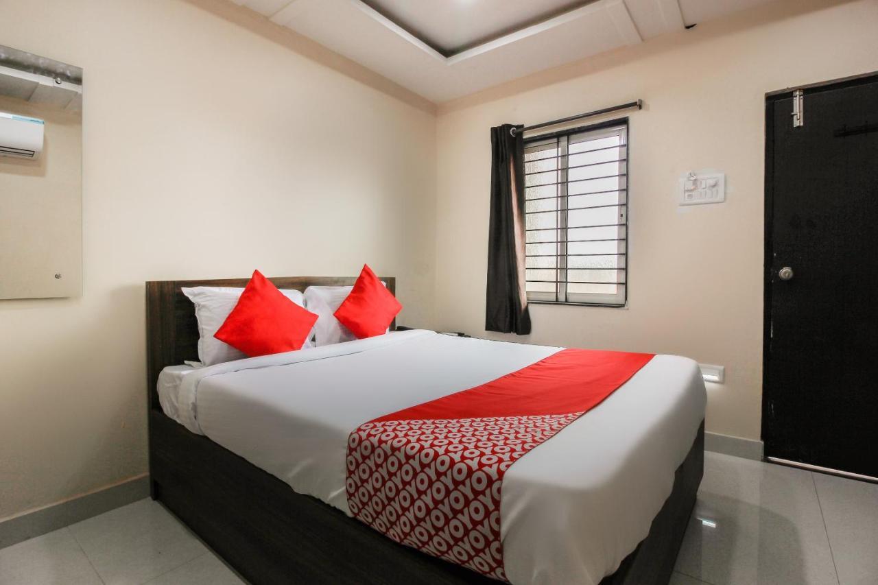 Oyo 66942 Venus Residency Hotell Lalaguda Exteriör bild