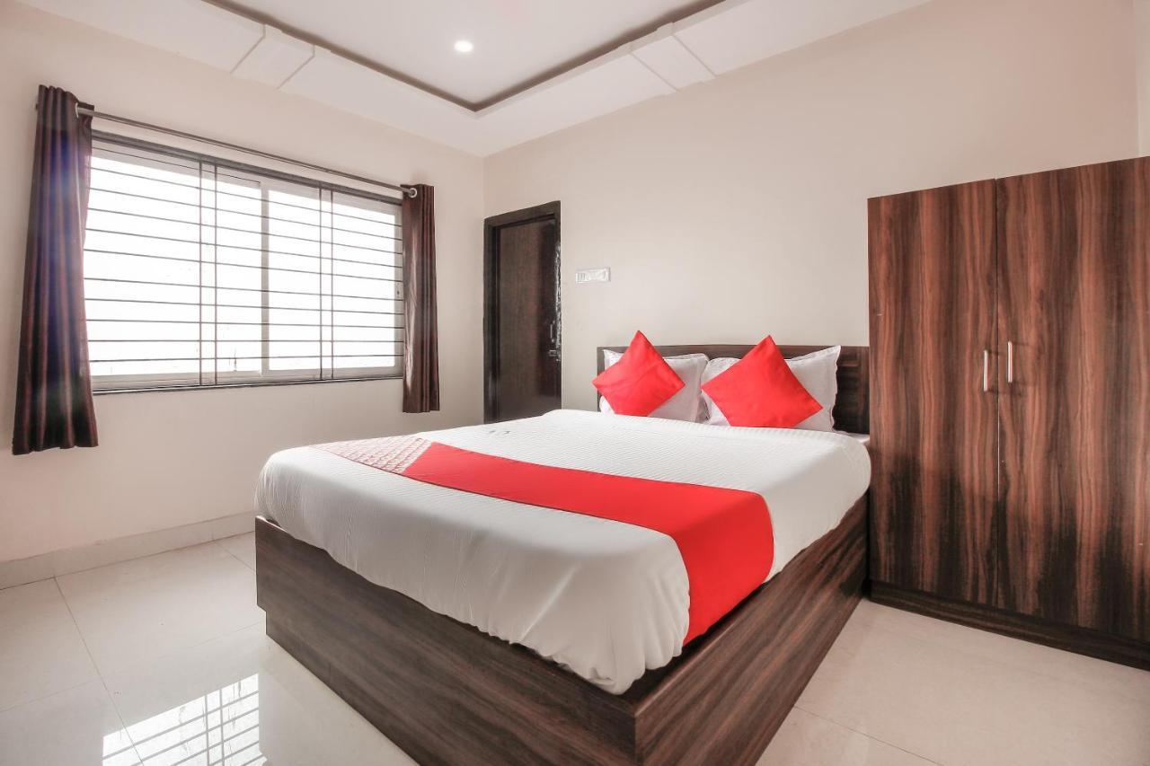 Oyo 66942 Venus Residency Hotell Lalaguda Exteriör bild