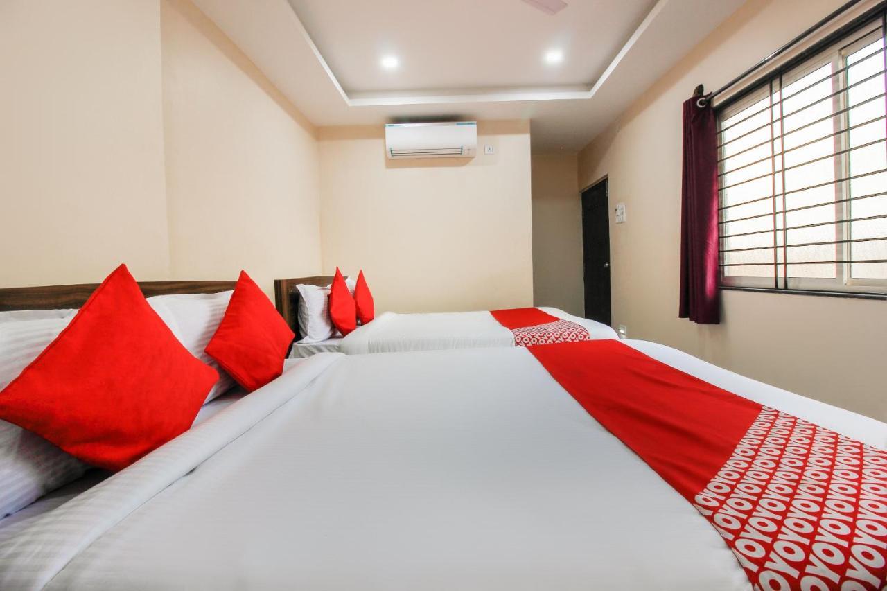 Oyo 66942 Venus Residency Hotell Lalaguda Exteriör bild
