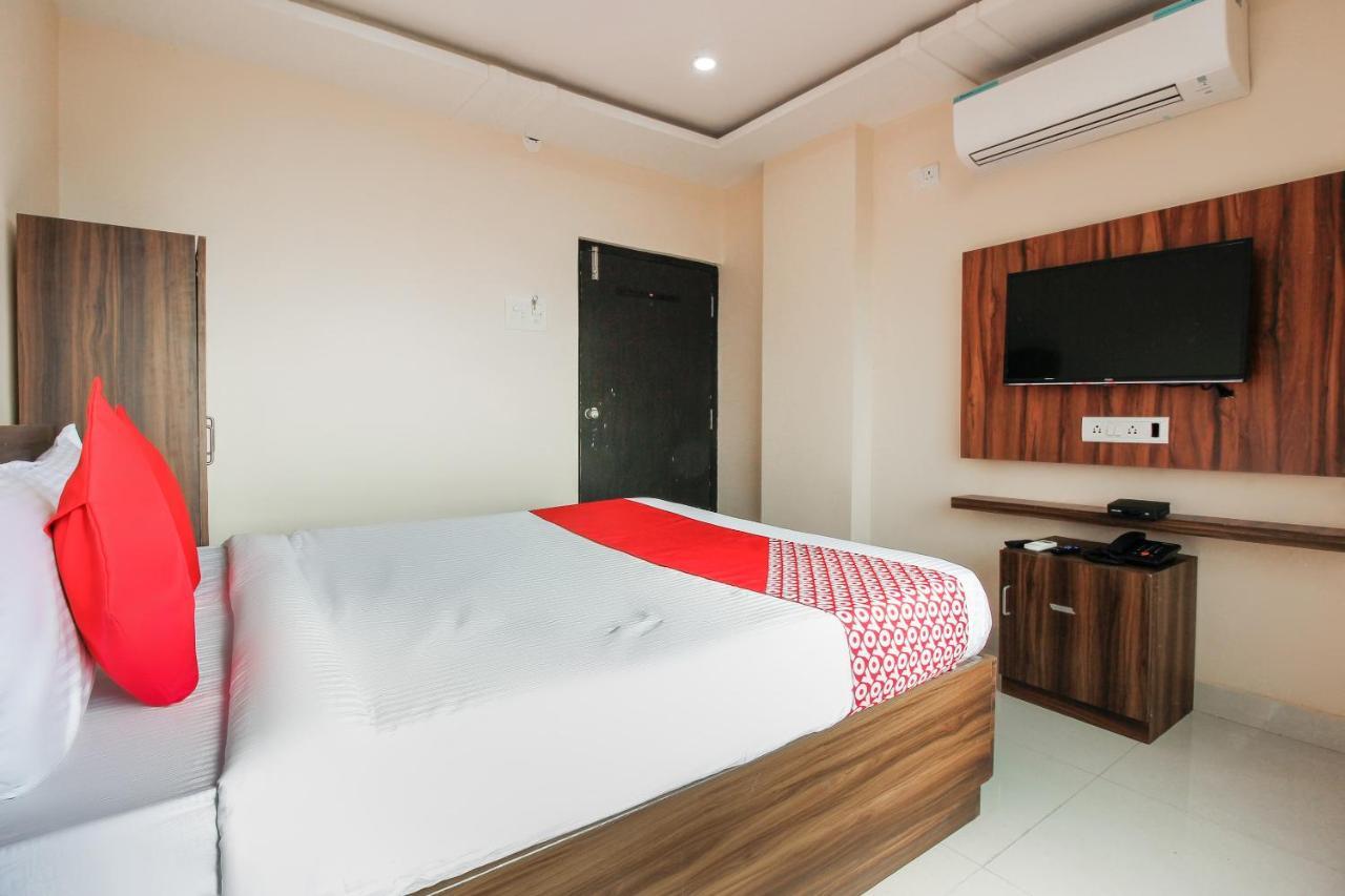 Oyo 66942 Venus Residency Hotell Lalaguda Exteriör bild