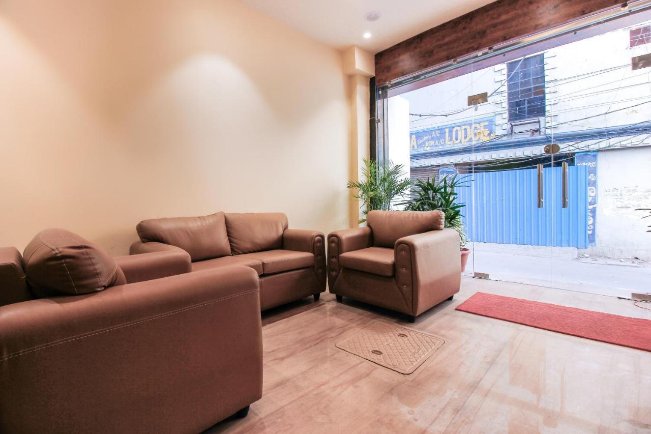 Oyo 66942 Venus Residency Hotell Lalaguda Exteriör bild
