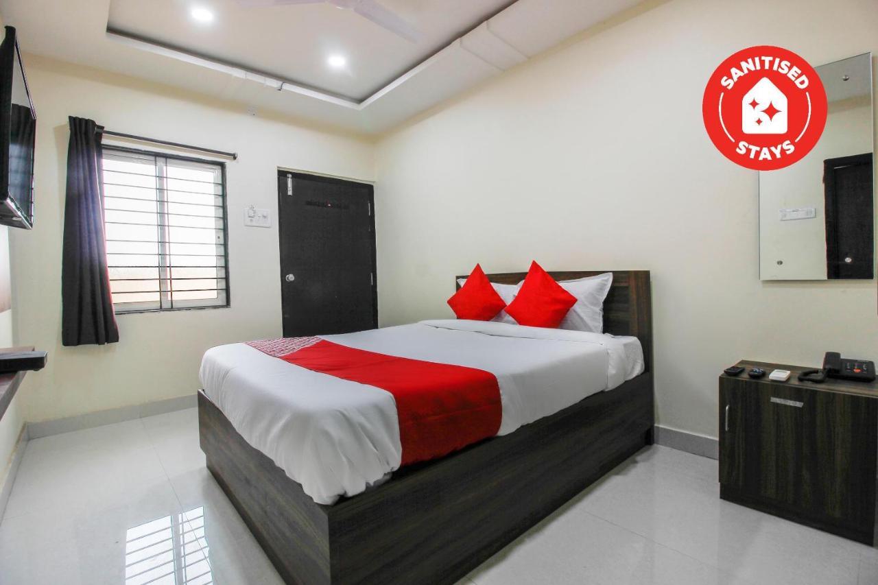 Oyo 66942 Venus Residency Hotell Lalaguda Exteriör bild